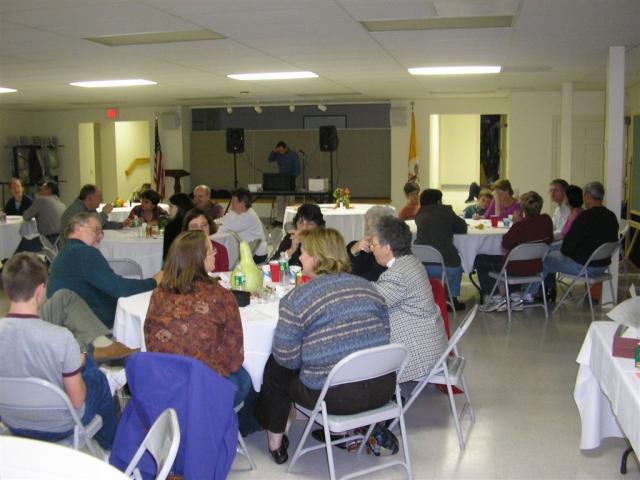 The groups are hunkering down for trivia time!